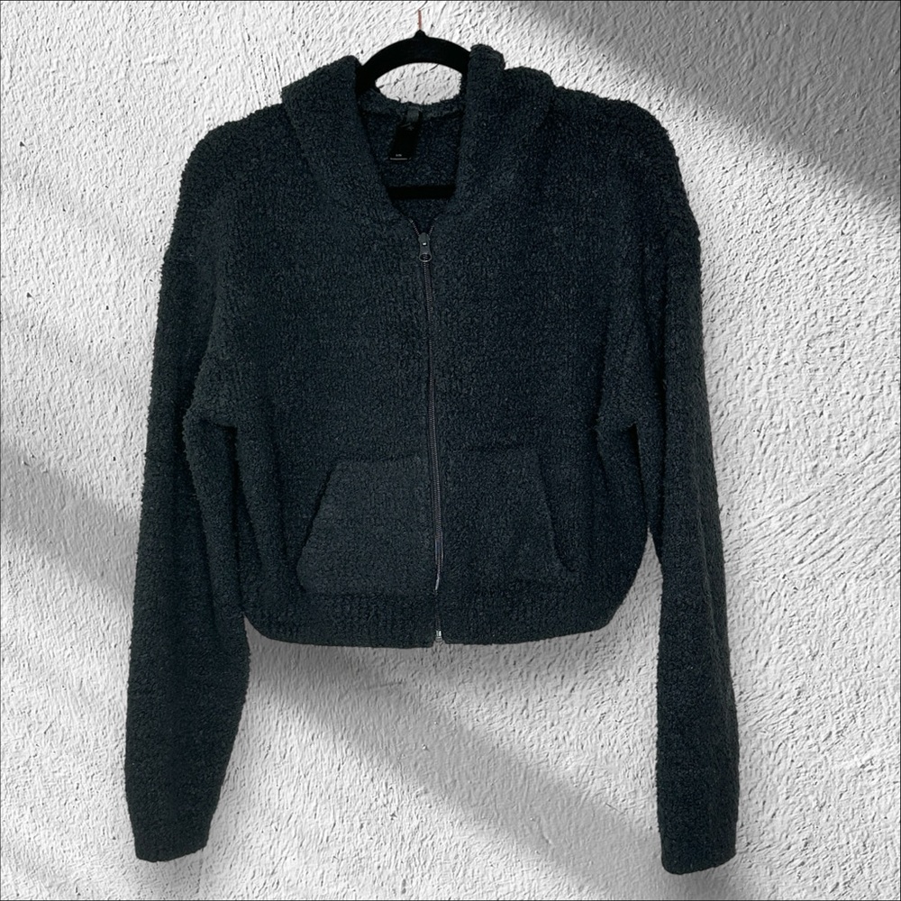 Skims Cozy Knit Zip Up Hoodie
Size Women's L/XL Cozy Cropped Warm Cuddly‎ Soft
